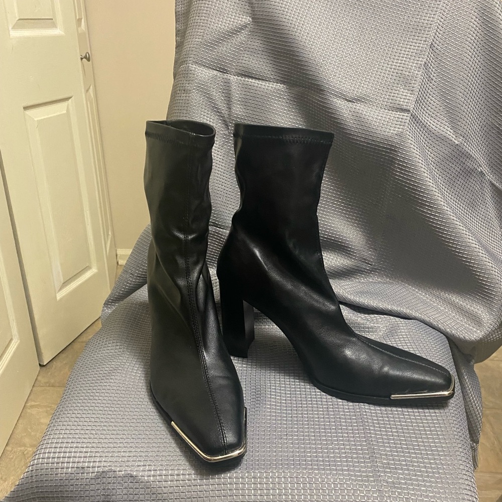 Elegant Black Women's Boots